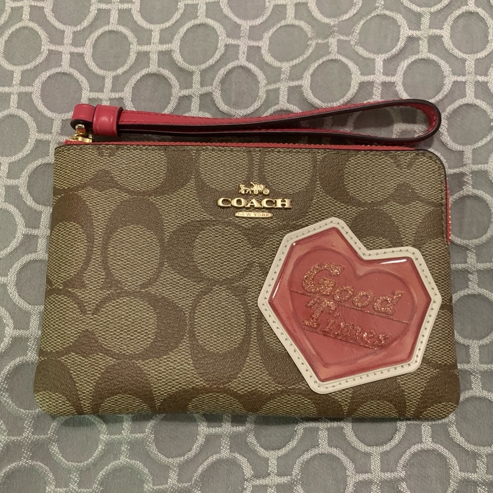 Women’s Coach Disco Heart Corner Zip Wristlet-Good Times